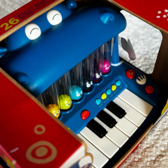 B. toys – Hippo Pop – Musical Toy Keyboard – Play Piano – Songs, Sounds & Lights - Picture 3 of 7